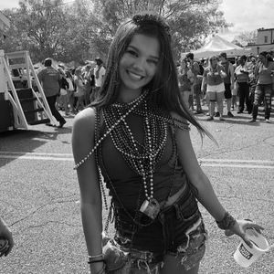 Meet your Posher, Isabella